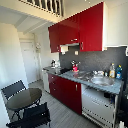 A 200 M De La Apartment *