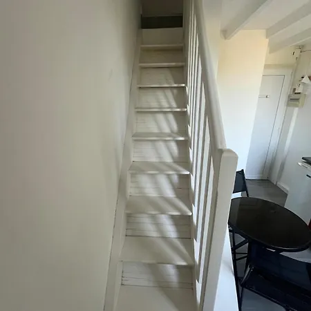 Apartment A 200 M De La *